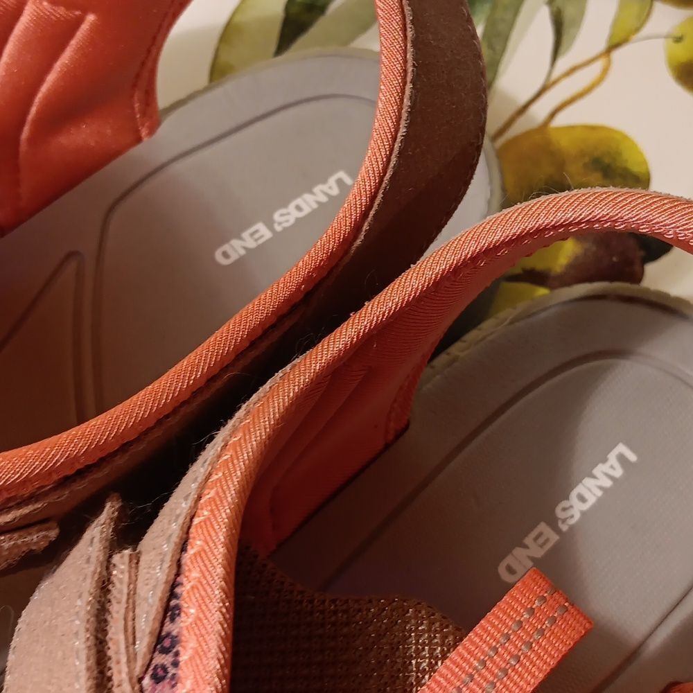 NEW Lands End Water Repellant Adjustable Closed Toe Spirt Sandals - Picture 10 of 10